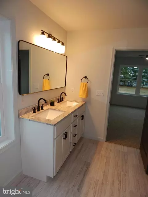 Bath - 374 Second St, Dover, DE 19901 photo 4 of 8