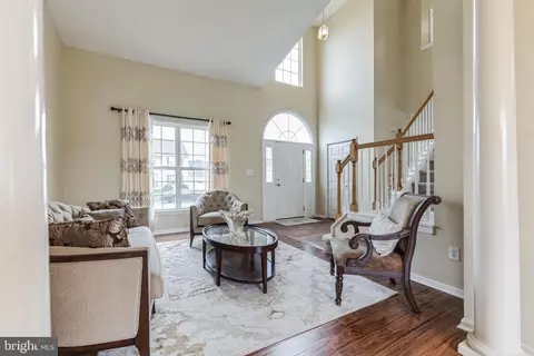 Living - 12 Seacroft Dr, Dover, DE 19904 photo 3 of 5
