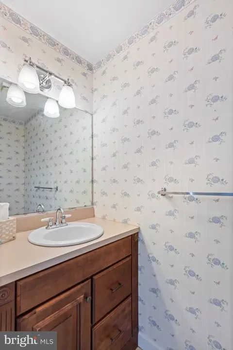 Bath - 341 Cold Spring Pl, Dover, DE 19904 photo 1 of 4
