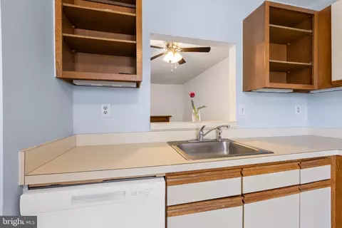 Kitchen - 341 Cold Spring Pl, Dover, DE 19904 photo 3 of 4