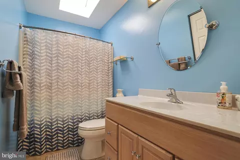 Bath - 17 Lordship Ln, Dover, DE 19901 photo 3 of 3