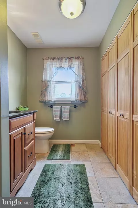 Bath - 17 Lordship Ln, Dover, DE 19901 photo 1 of 3