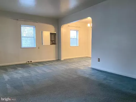 Living - 154 Orchard Ave, Dover, DE 19901 photo 2 of 2
