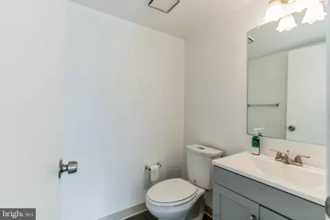 Bath - 110 Matthew Ct, Dover, DE 19904 photo 1 of 3