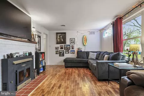 Living - 201 N Wilson Ave, Dover, DE 19901 photo 1 of 3