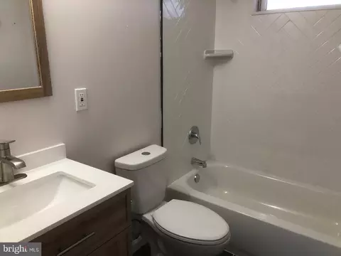 Bath - 154 President Dr, Dover, DE 19901 photo 1 of 3