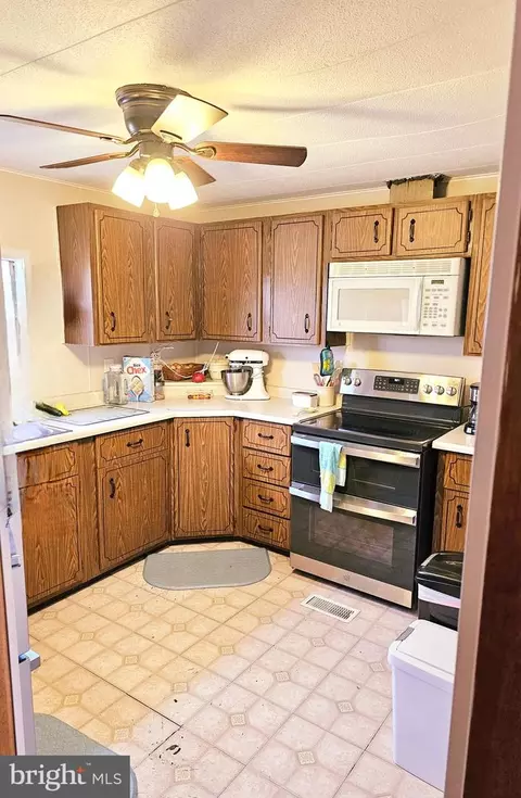 Kitchen - 51 Bergold Ln, Dover, DE 19901 photo 1 of 1