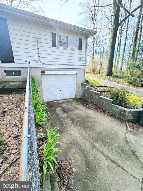 Exterior - 51 Bergold Ln, Dover, DE 19901 photo 5 of 9