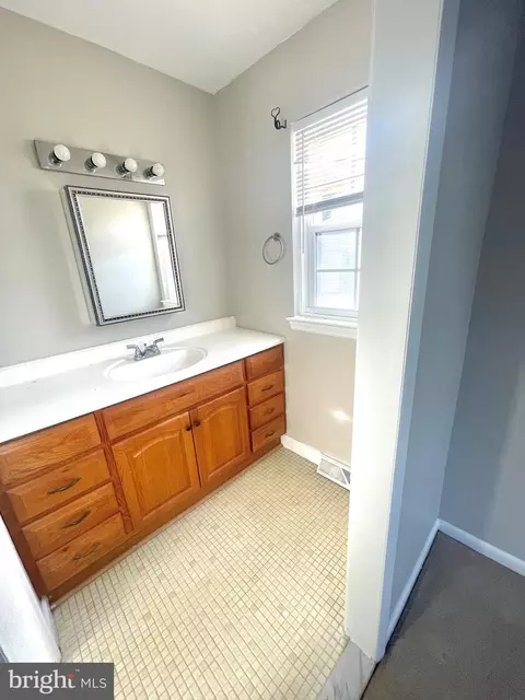 Bath - 24 Heritage Dr, Dover, DE 19904 photo 1 of 4