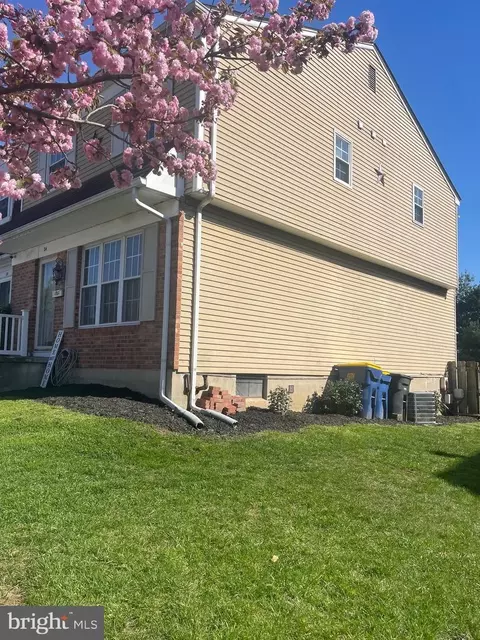 Exterior - 24 Heritage Dr, Dover, DE 19904 photo 7 of 8