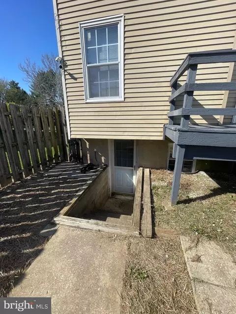 Exterior - 24 Heritage Dr, Dover, DE 19904 photo 4 of 8