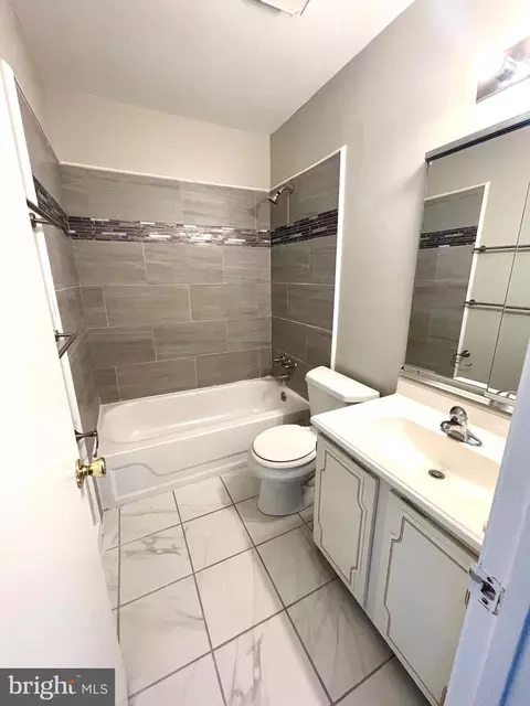 Bath - 24 Heritage Dr, Dover, DE 19904 photo 4 of 4
