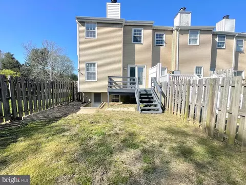 Exterior - 24 Heritage Dr, Dover, DE 19904 photo 5 of 8