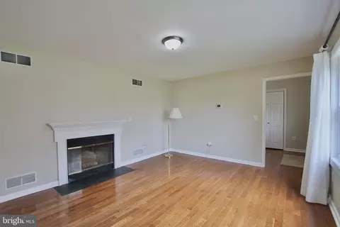 Living - 14 Concord Rd, Dover, DE 19904 photo 2 of 6