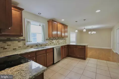 Kitchen - 14 Concord Rd, Dover, DE 19904 photo 4 of 6