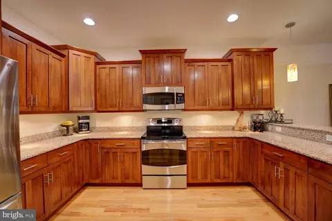 Kitchen - 39 Maple Dale Rd, Dover, DE 19904 photo 5 of 7
