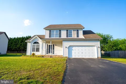 110 Gardenside Dr, Smyrna, DE 19977