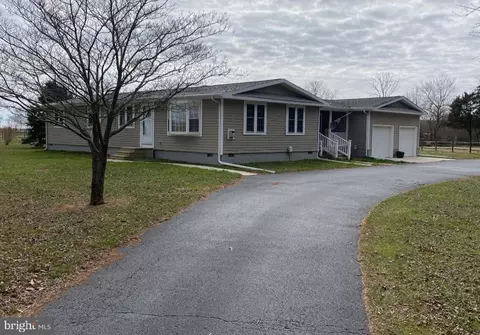2240 Wheatleys Pond Rd, Smyrna, DE 19977