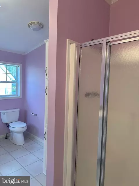 Bath - 536 Weaver Dr, Dover, DE 19901 photo 1 of 3