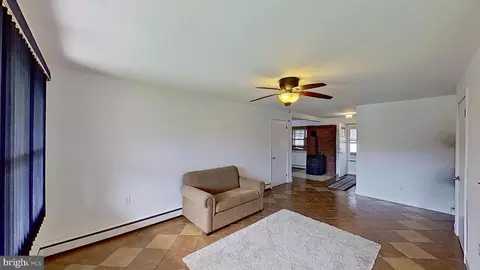 Living - 1179 Oak Dr, Dover, DE 19904 photo 4 of 4