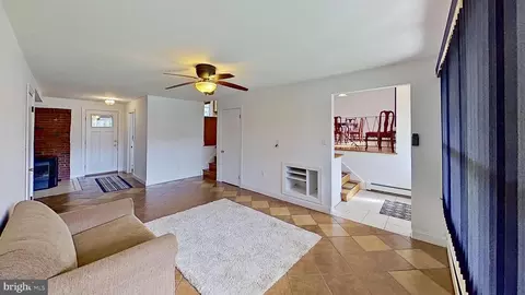 Living - 1179 Oak Dr, Dover, DE 19904 photo 2 of 4