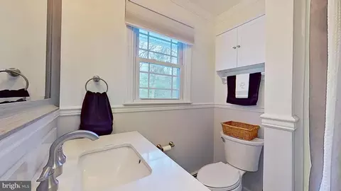 Bath - 1179 Oak Dr, Dover, DE 19904 photo 3 of 4