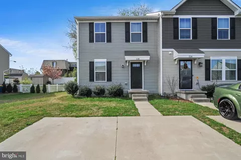 228 Lady Bug Dr, Dover, DE 19901