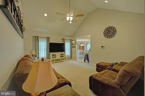 Living - 104 E Buck Point Rd, Clayton, DE 19938 photo 1 of 5