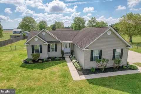 221 Kindling Dr, Felton, DE 19943