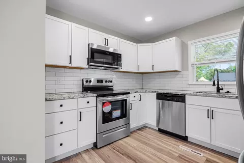 Kitchen - 273 David Hall Rd, Dover, DE 19904 photo 3 of 4