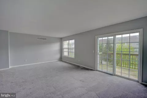 Living - 183 E Sheldrake Cir, Dover, DE 19901 photo 5 of 7