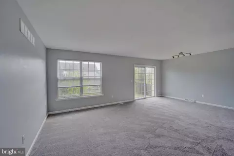 Living - 183 E Sheldrake Cir, Dover, DE 19901 photo 2 of 7