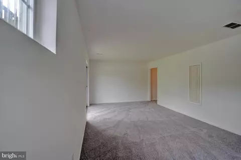 Living - 183 E Sheldrake Cir, Dover, DE 19901 photo 7 of 7
