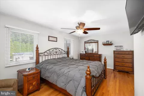 Bedroom - 44 Meadow Glen Dr, Dover, DE 19901 photo 3 of 6
