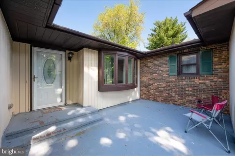 Exterior - 44 Meadow Glen Dr, Dover, DE 19901 photo 2 of 5