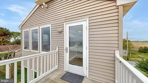 Exterior - 57 S Sandpiper Dr, Dover, DE 19901 photo 3 of 3