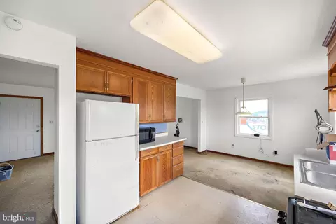 Kitchen - 3494 Leipsic Rd, Dover, DE 19901 photo 2 of 5