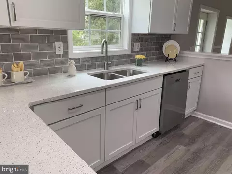 Kitchen - 2022 Horsepond Rd, Dover, DE 19901 photo 3 of 3