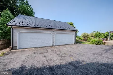 Exterior - 3629 Forrest Ave, Dover, DE 19904 photo 6 of 11