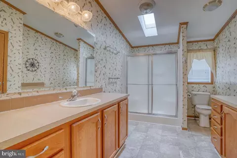Bath - 224 Persimmon Cir W #224, Dover, DE 19901 photo 2 of 2