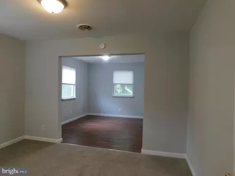 Living - 232 N Governors Blvd, Dover, DE 19901 photo 5 of 8