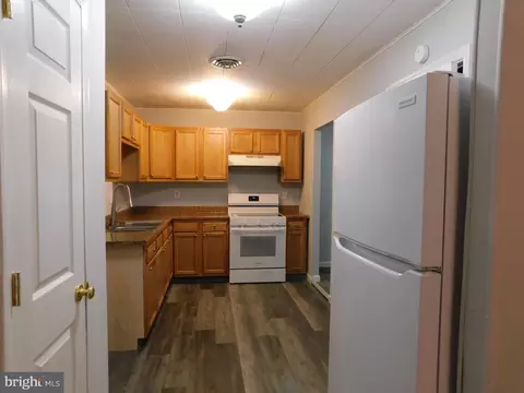 Entry Way - 232 N Governors Blvd, Dover, DE 19901 photo 1 of 3