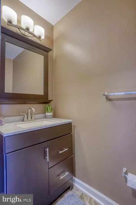 Bath - 345 Cold Spring Pl, Dover, DE 19904 photo 1 of 2