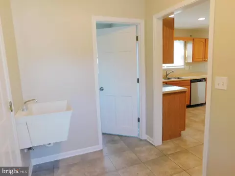Entry Way - 7 Great Day Ct, Dover, DE 19901 photo 2 of 2