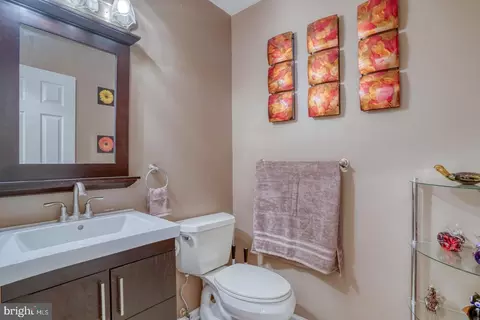 Bath - 1229 Andrew Dr, Dover, DE 19904 photo 1 of 2