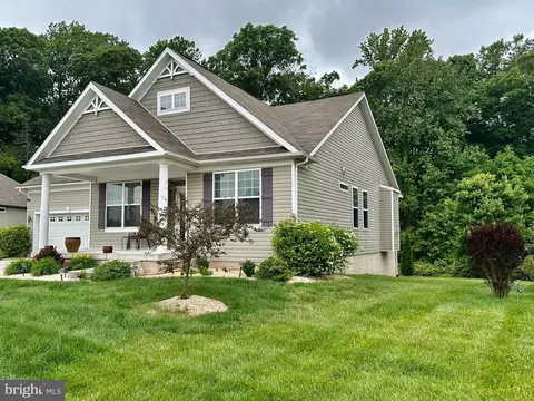 Exterior - 126 N Red Haven Ln, Dover, DE 19901 photo 3 of 8