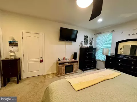 Bedroom - 126 N Red Haven Ln, Dover, DE 19901 photo 5 of 7