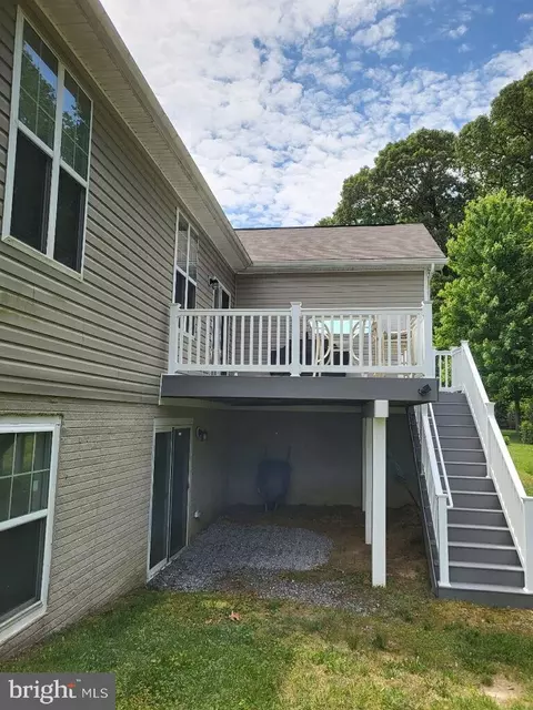Exterior - 126 N Red Haven Ln, Dover, DE 19901 photo 5 of 8