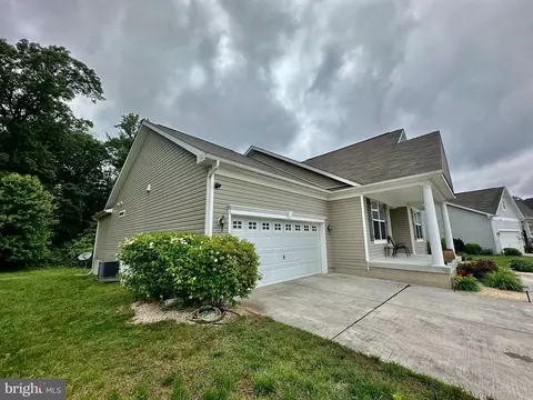 Exterior - 126 N Red Haven Ln, Dover, DE 19901 photo 4 of 8