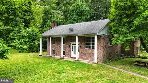 2827 Pearsons Corner Rd, Dover, DE 19904